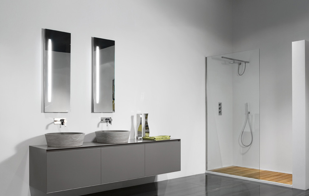 Inspiration for a modern bathroom remodel in Vancouver
