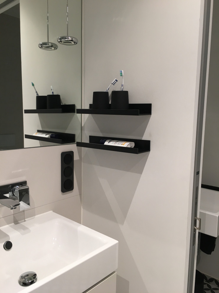 Idéer för att renovera ett mellanstort funkis badrum
