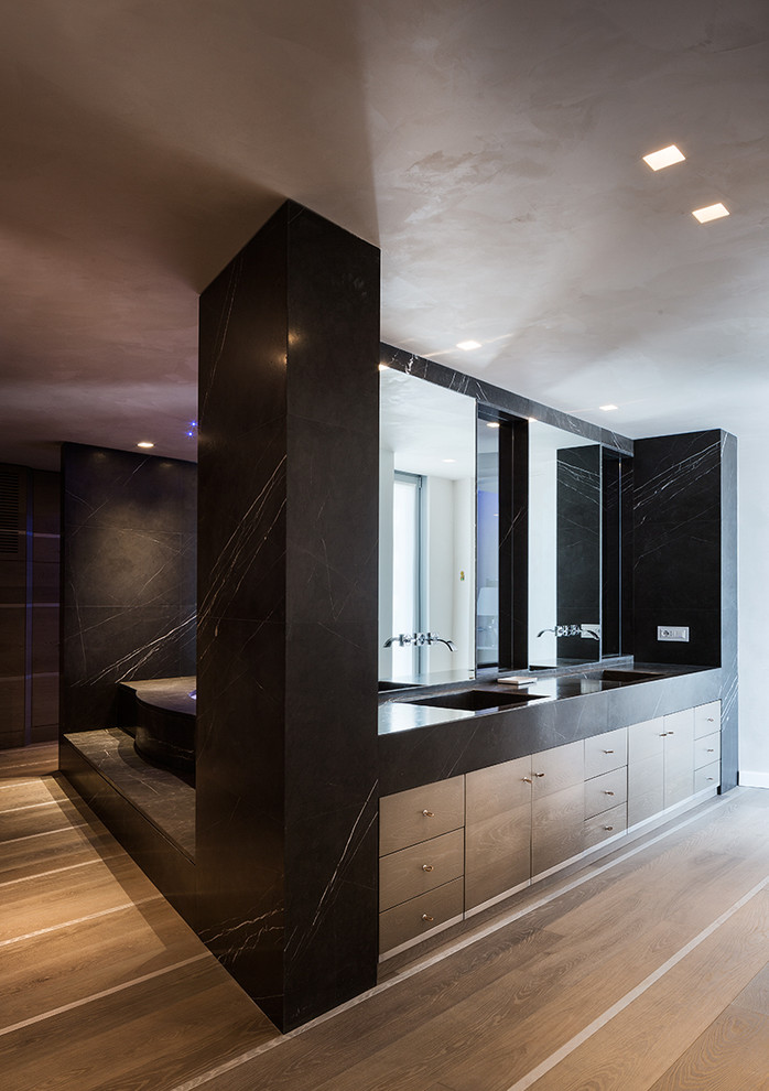 Photo of a large contemporary bathroom in Milan.