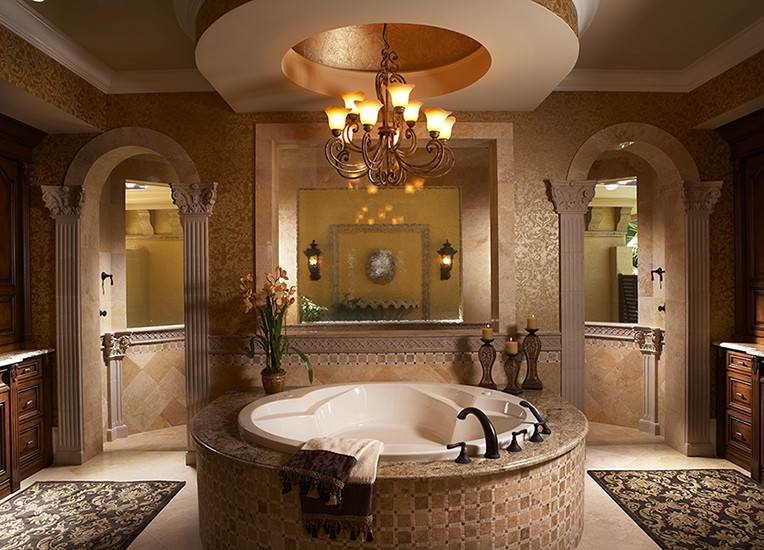 Bild på ett stort medelhavsstil en-suite badrum, med luckor med upphöjd panel, skåp i mörkt trä, ett platsbyggt badkar, en öppen dusch, beige kakel, beige väggar, linoleumgolv, ett undermonterad handfat och granitbänkskiva
