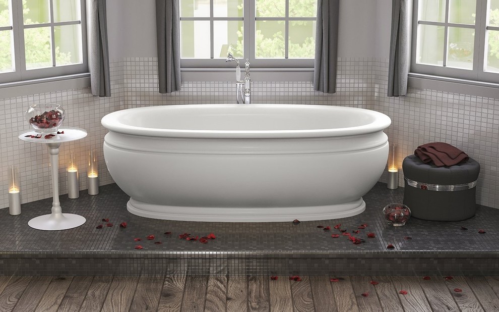 Idee per una grande stanza da bagno padronale vittoriana con vasca freestanding