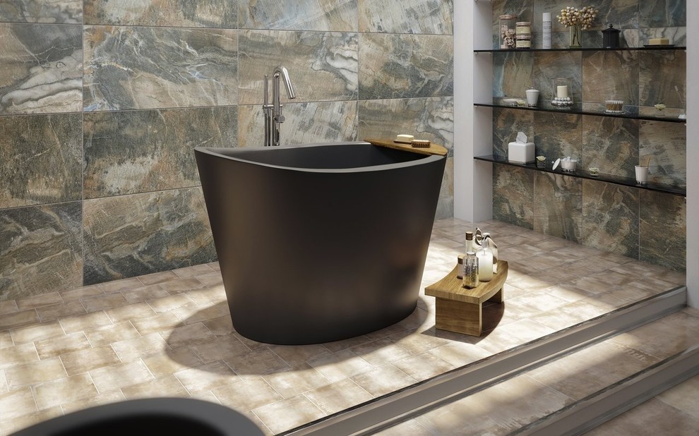 Idéer för att renovera ett litet orientaliskt en-suite badrum, med ett japanskt badkar