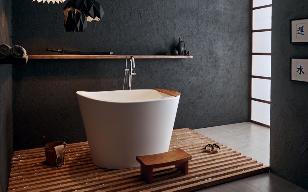 Idées déco pour une petite salle de bain principale asiatique avec un bain japonais.