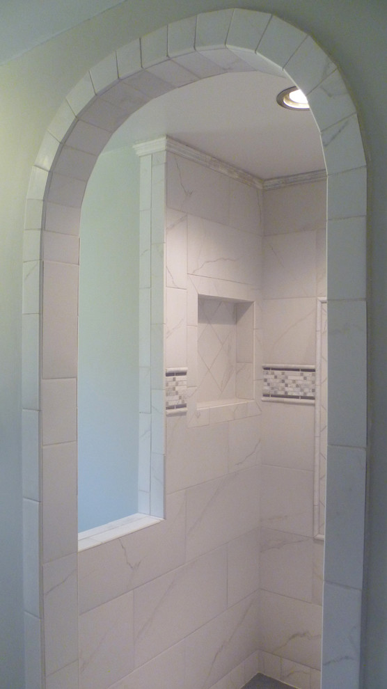 Arched Door Shower Contemporain Salle de Bain Indianapolis par