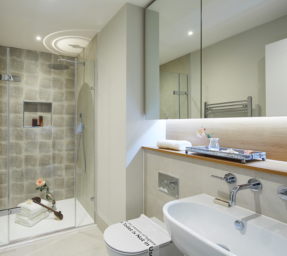 Example of a trendy bathroom design in London