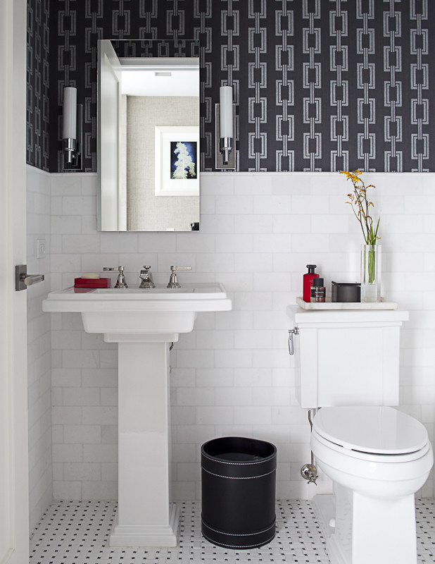 Bathroom - traditional bathroom idea in Milwaukee