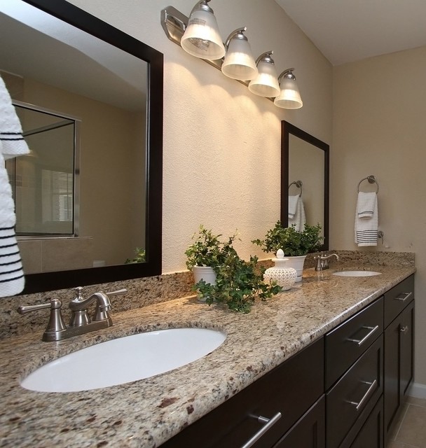 Array Investments & Houston Home Staging... Contemporain Salle de