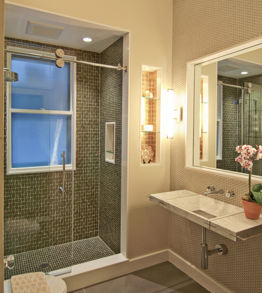 This is an example of a modern bathroom in Boston.