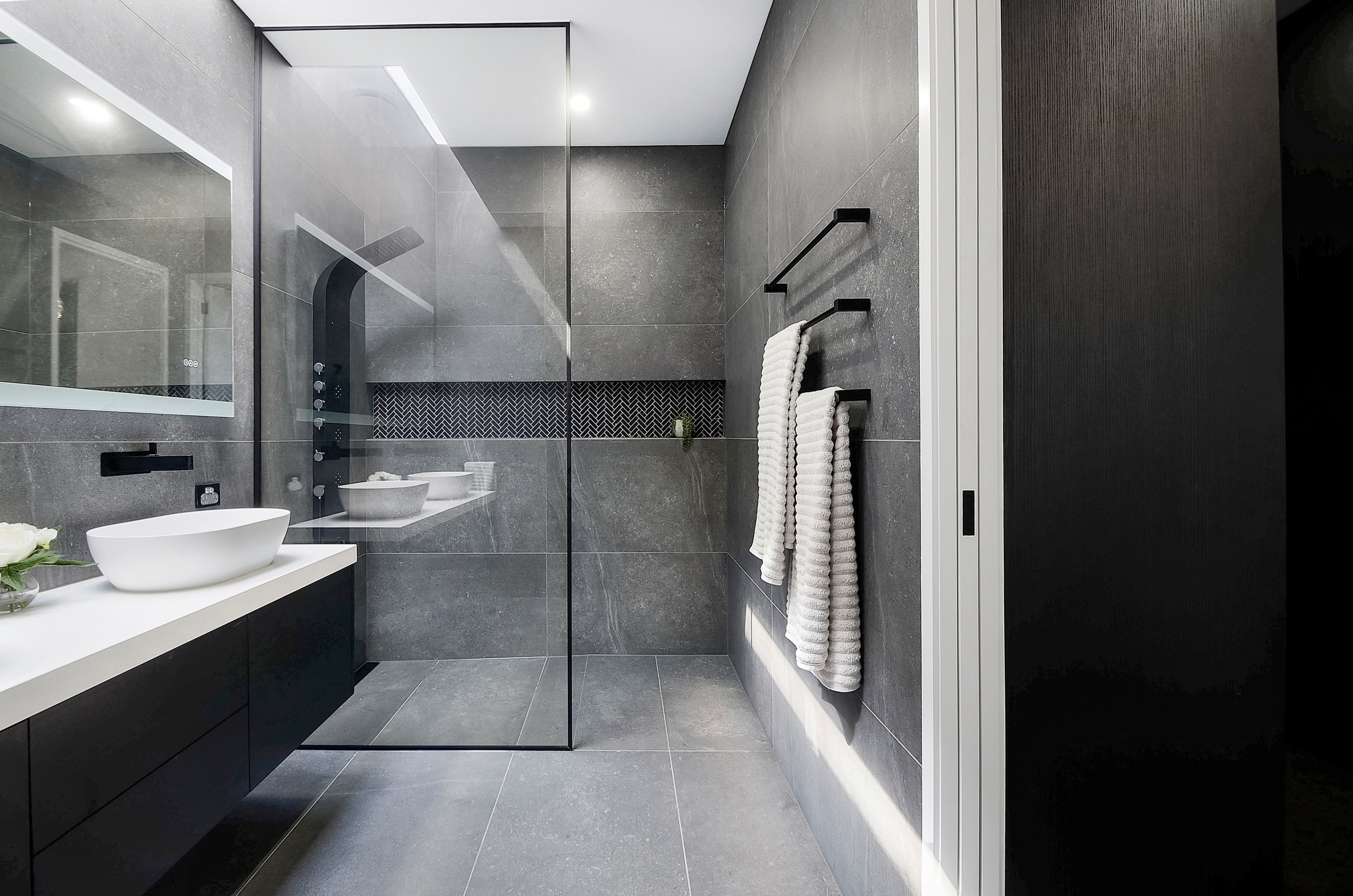 Black and grey bathroom ideas