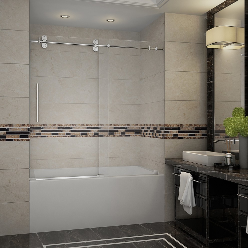 Пример оригинального дизайна: ванная комната в стиле модернизм с ванной в нише, душем в нише и душем с раздвижными дверями