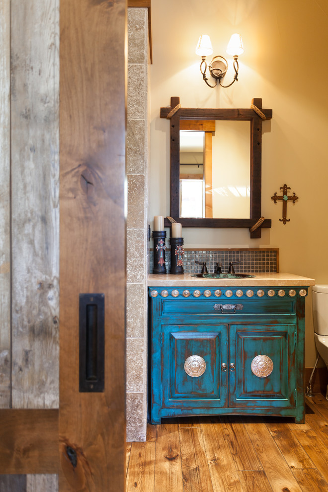 This is an example of a rustic bathroom in Sacramento.
