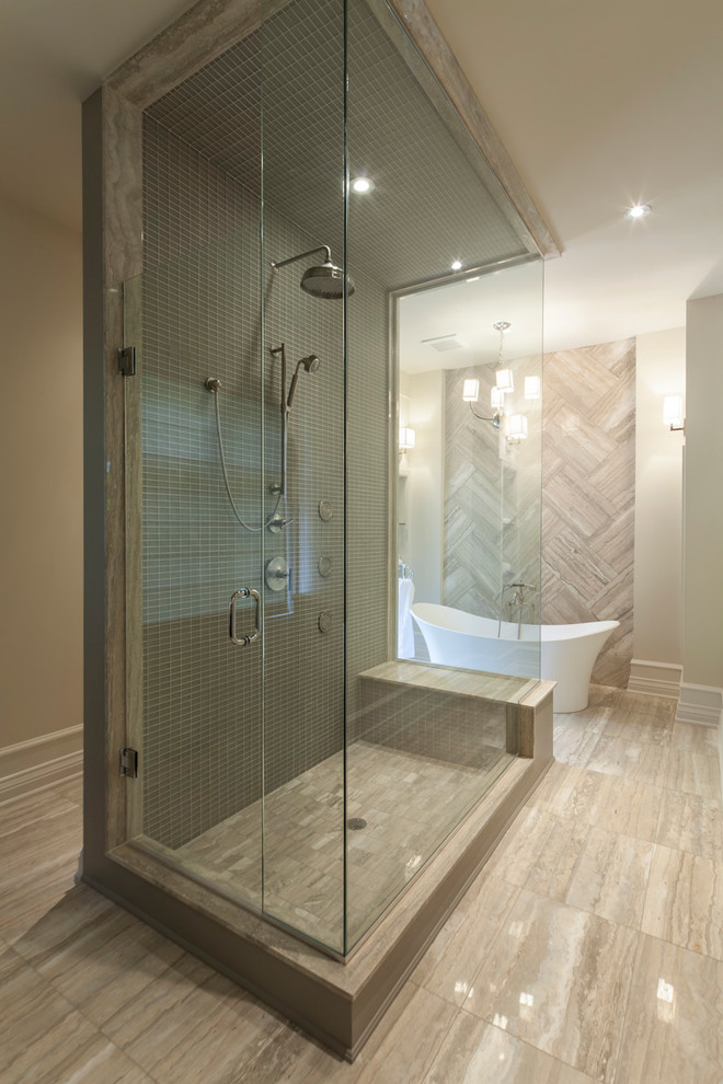 Design ideas for a large traditional ensuite bathroom in New York.