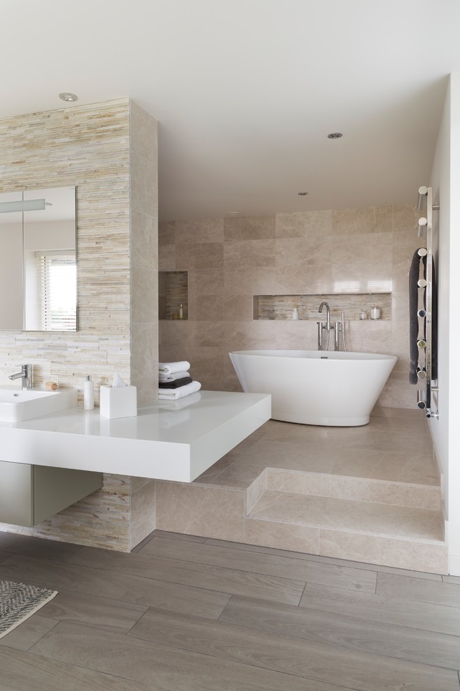 Inspiration for a modern bathroom remodel in London