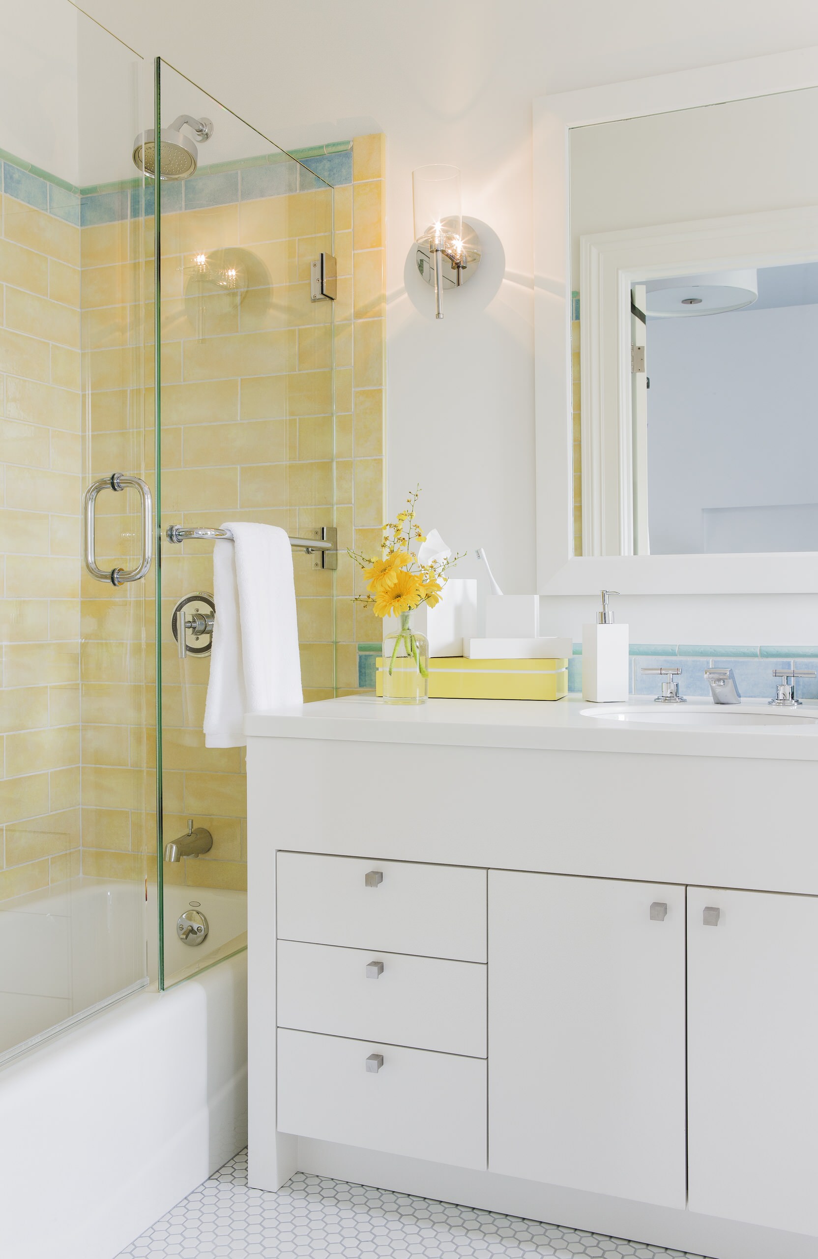 Blue And Yellow Bathroom Ideas | Houzz