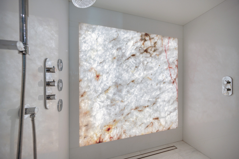 Backlit Onyx Shower Wall Transitional Bathroom Los Angeles By Cyndi Kay Design Houzz 9088