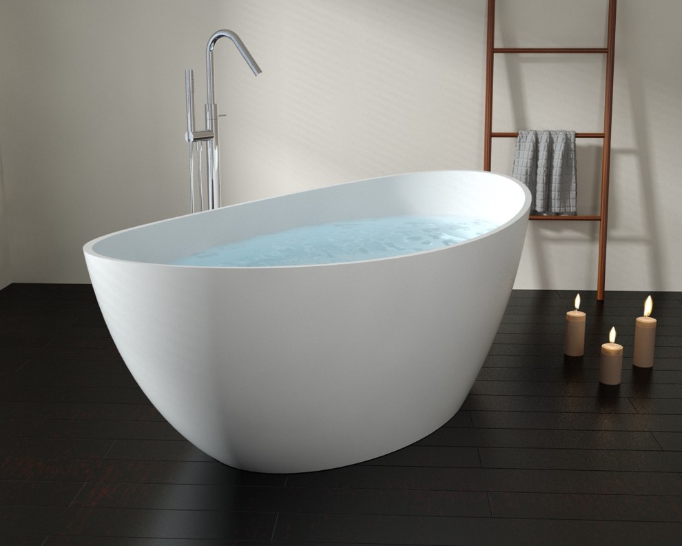Inspiration pour une salle de bain principale minimaliste de taille moyenne avec une baignoire indépendante.