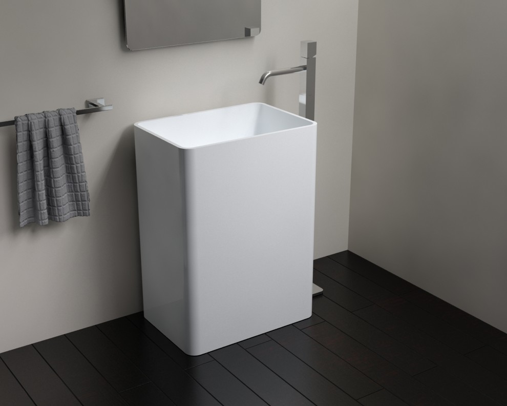 Modelo de cuarto de baño minimalista pequeño con lavabo con pedestal y aseo y ducha