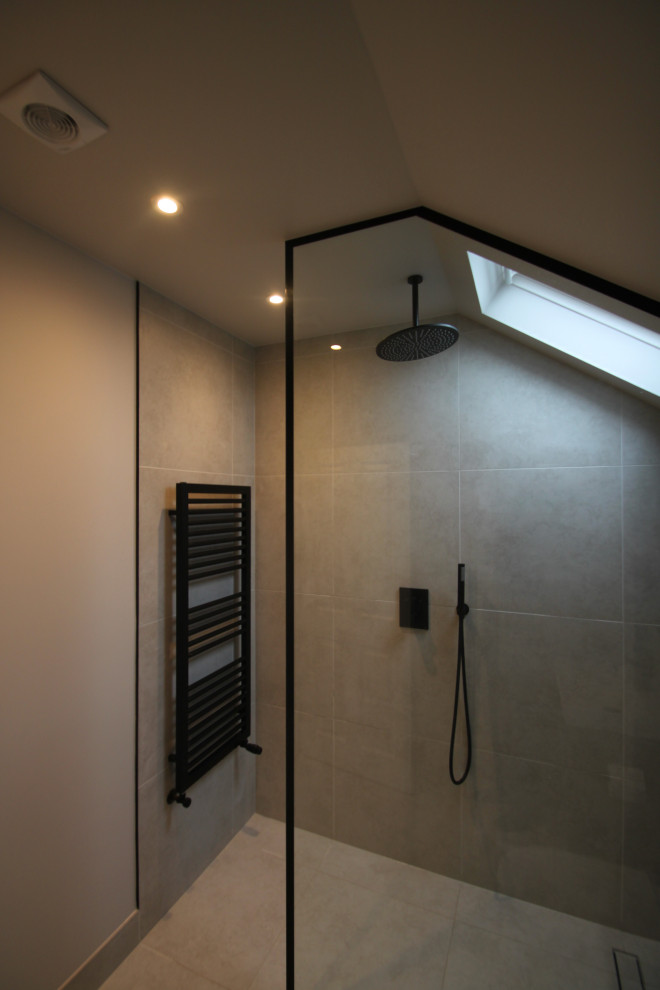 Inspiration for a small contemporary shower room bathroom in London with glass-front cabinets, grey cabinets, a walk-in shower, grey walls, ceramic flooring, an integrated sink, wooden worktops, grey floors, an open shower and a one-piece toilet.