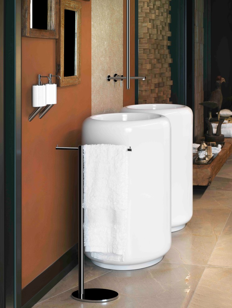 Idee per una stanza da bagno etnica con lavabo a colonna, doccia aperta, piastrelle beige, piastrelle in gres porcellanato e pavimento con piastrelle in ceramica