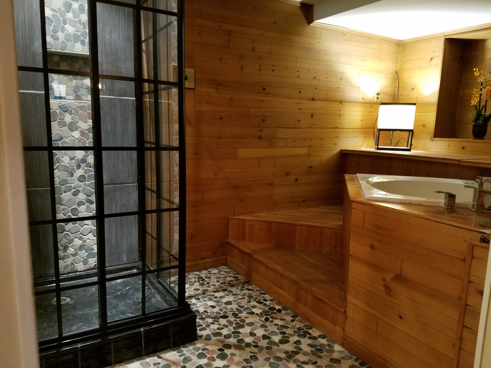 Asiatisches Badezimmer En Suite mit verzierten Schränken in Baltimore