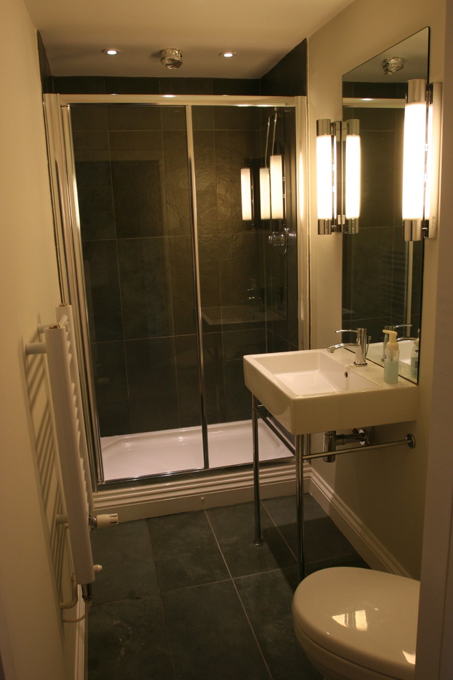 Inspiration for a small contemporary ensuite bathroom in Other.