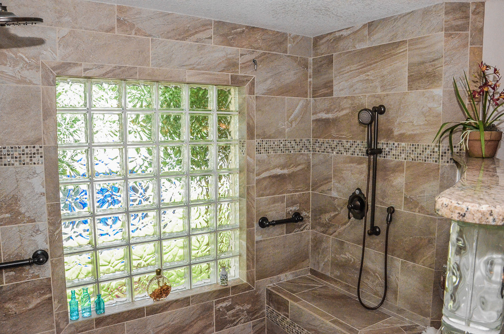 Mountain style doorless shower photo in Orlando