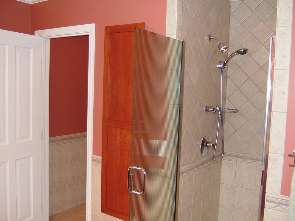Bathroom - eclectic bathroom idea in Columbus