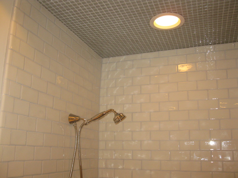 Bathroom - contemporary bathroom idea in Nashville