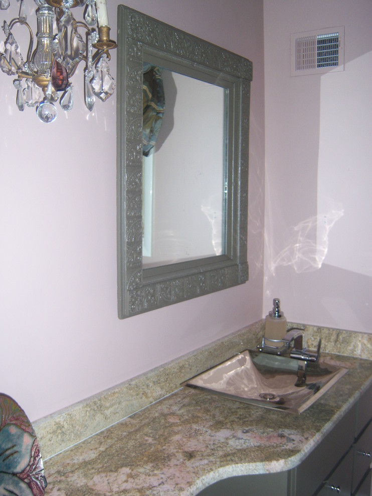 This is an example of a traditional bathroom in Nashville.