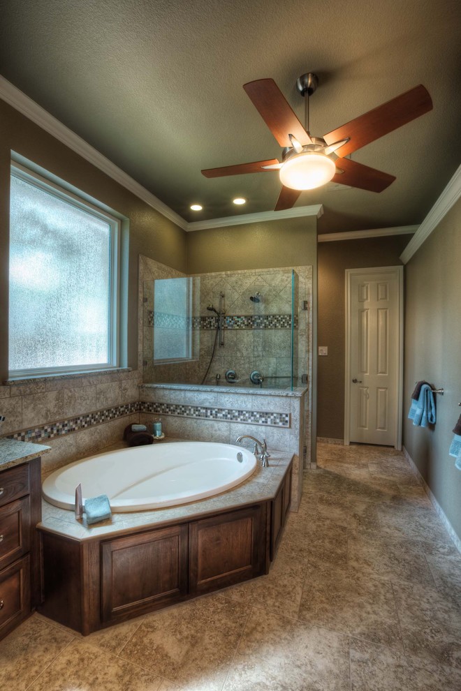 Bathroom - contemporary bathroom idea in Dallas