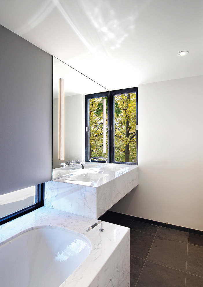 Bathroom, Cascade House Modern Bathroom Toronto by Paul Raff