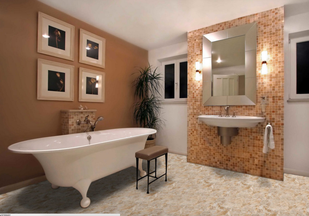 На фото: большая главная ванная комната в стиле неоклассика (современная классика) с ванной на ножках, коричневой плиткой, оранжевой плиткой, плиткой мозаикой, коричневыми стенами, полом из винила, подвесной раковиной и разноцветным полом