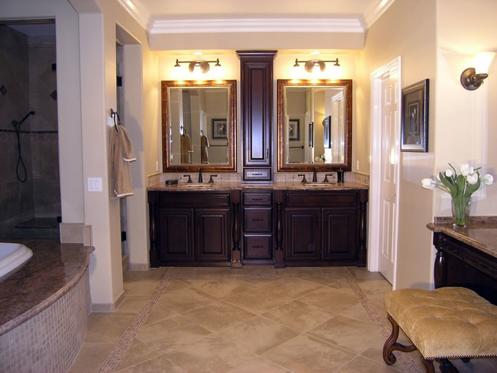 Bathroom - traditional bathroom idea in Orange County