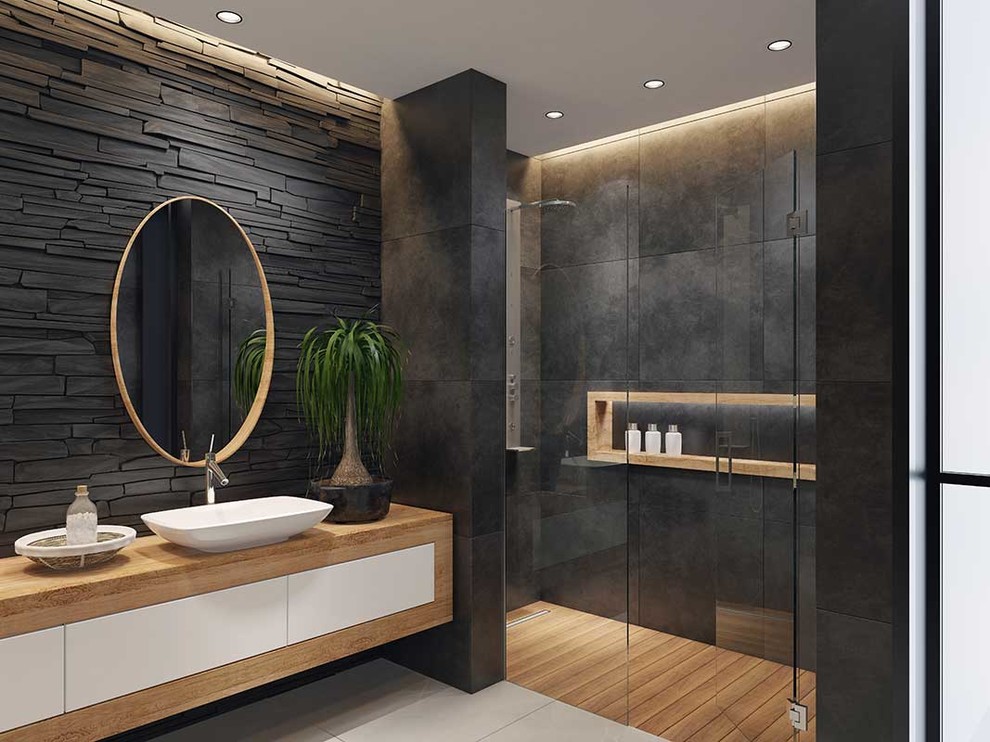 Exempel på ett mellanstort modernt badrum med dusch, med skåp i ljust trä, en öppen dusch, skifferkakel, grå väggar, grått golv, dusch med gångjärnsdörr och klinkergolv i porslin