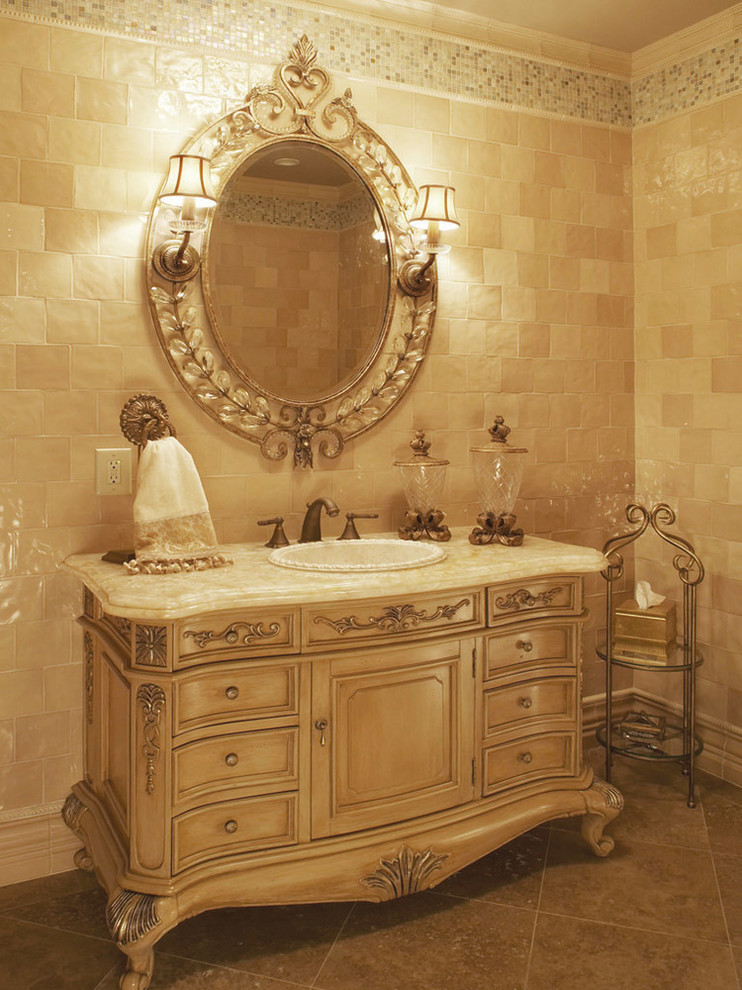 Cette image montre une salle de bain victorienne.