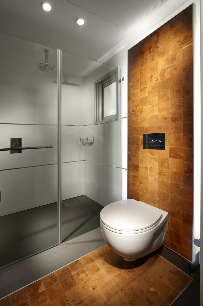 Inspiration pour une salle de bain minimaliste avec WC suspendus.