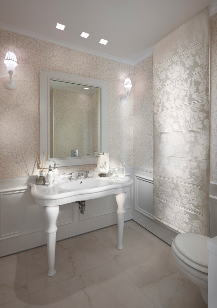 Ispirazione per una stanza da bagno design con lavabo a consolle