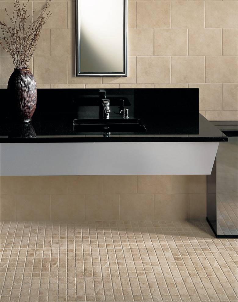 Idee per una stanza da bagno contemporanea con piastrelle in ceramica, pavimento con piastrelle in ceramica, piastrelle beige e pareti beige