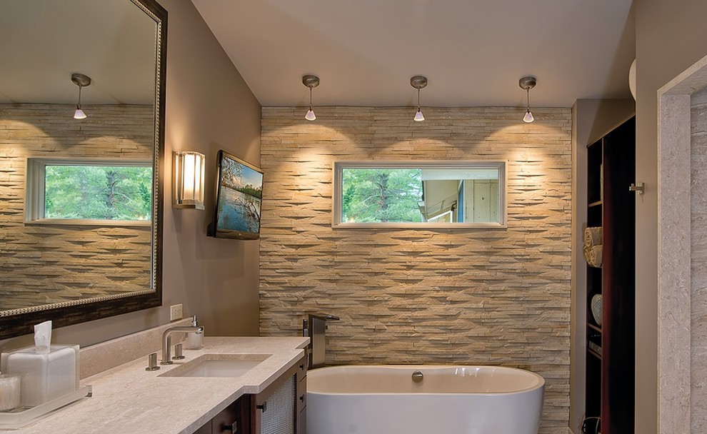 Inspiration pour une salle de bain minimaliste de taille moyenne.