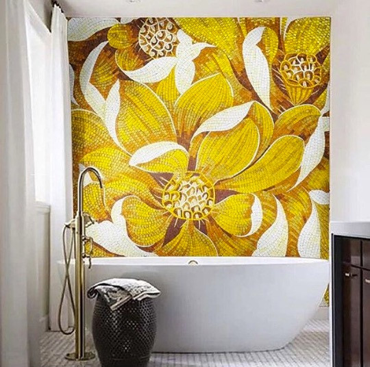 Foto de cuarto de baño principal contemporáneo de tamaño medio con baldosas y/o azulejos amarillos y baldosas y/o azulejos en mosaico