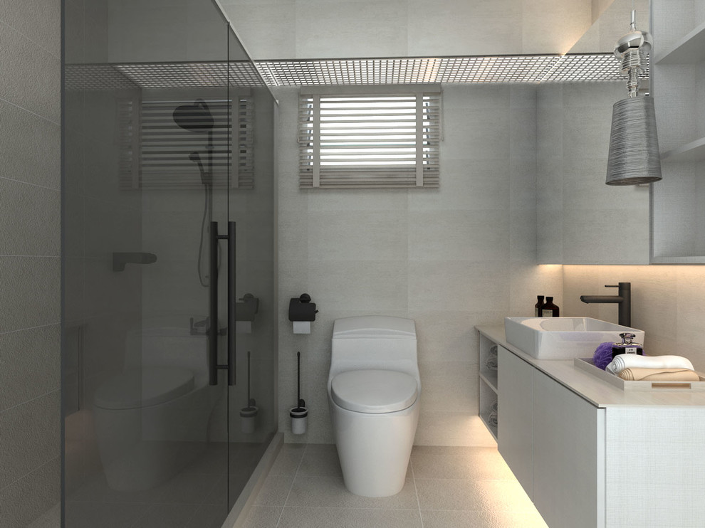 Modelo de cuarto de baño principal contemporáneo pequeño con sanitario de una pieza, baldosas y/o azulejos de cerámica, suelo de baldosas de cerámica y lavabo sobreencimera