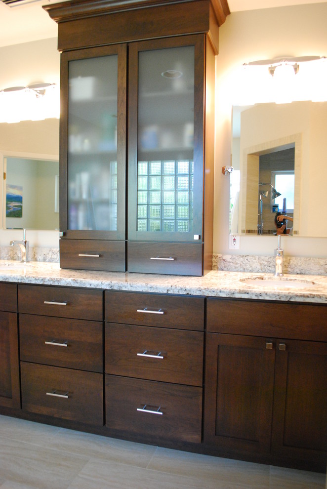 Example of a transitional bathroom design in Miami