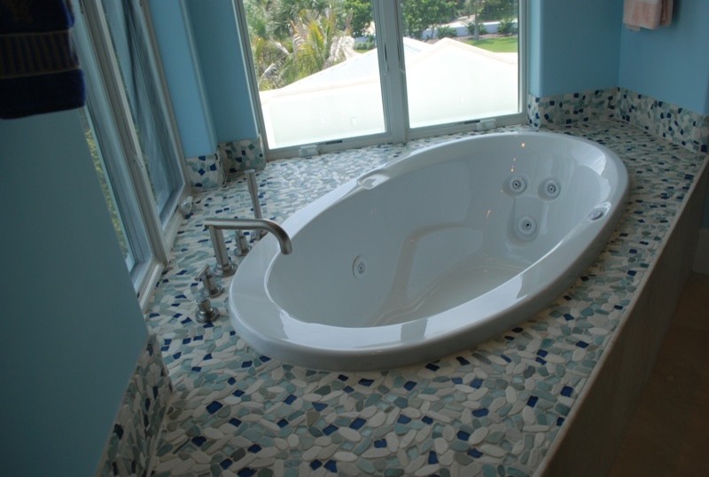 This is an example of a world-inspired bathroom in Tampa.