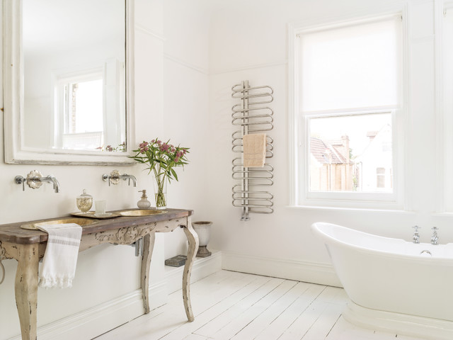 Bathroom radiator - Orbit towel radiator - Skandinavisk - Badeværelse -  London - af Bisque Radiators | Houzz