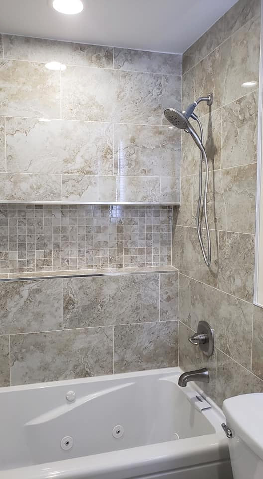 Fotos de baños | Diseños de baños con jacuzzi y ducha con cortina - Julio  2023 | Houzz ES