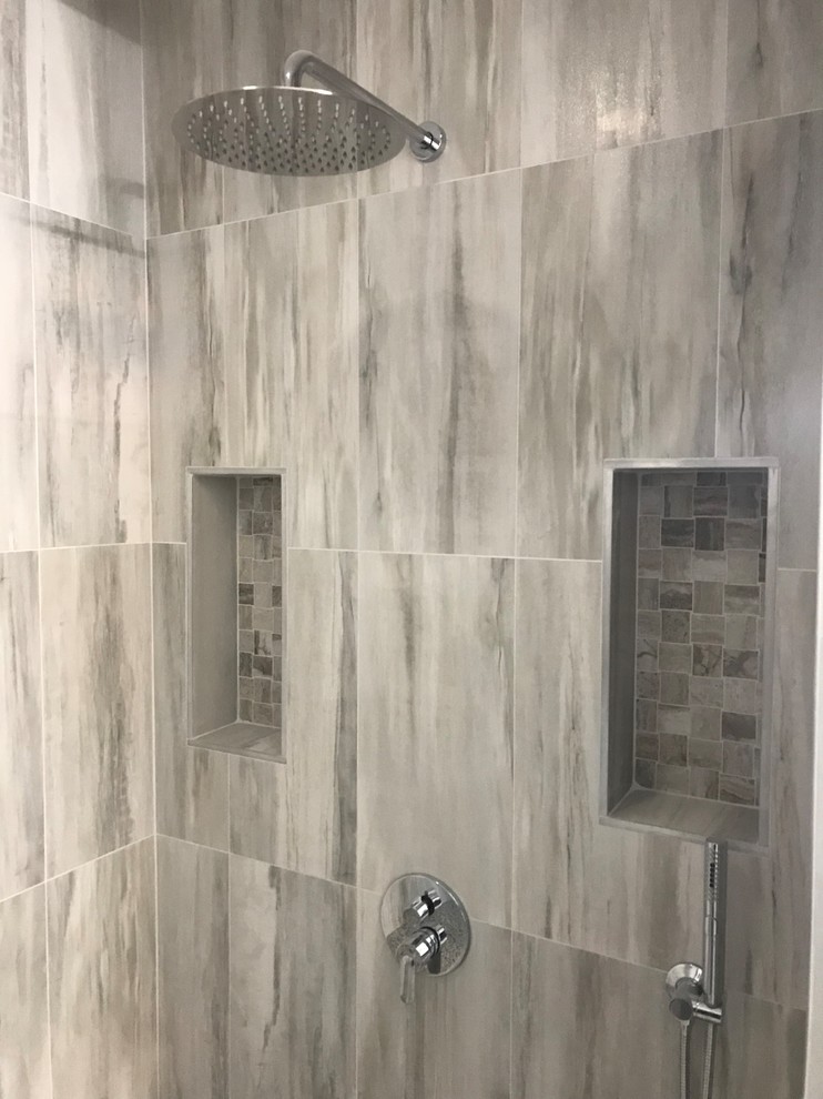 Elegant bathroom photo in Atlanta