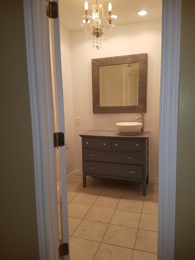 Immagine di una piccola stanza da bagno con doccia vittoriana