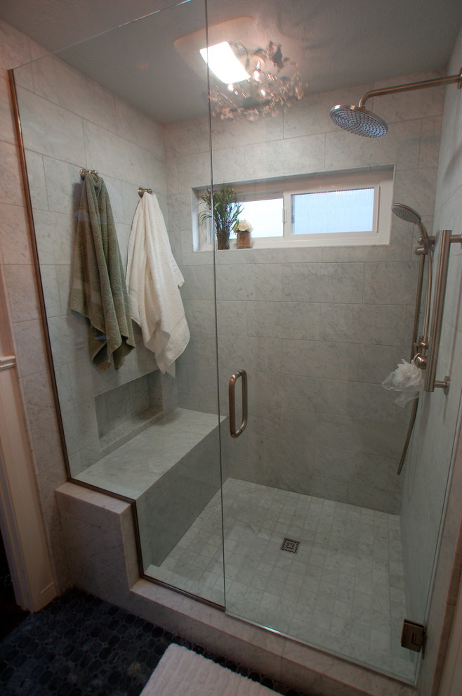 Example of a classic alcove shower design in San Diego