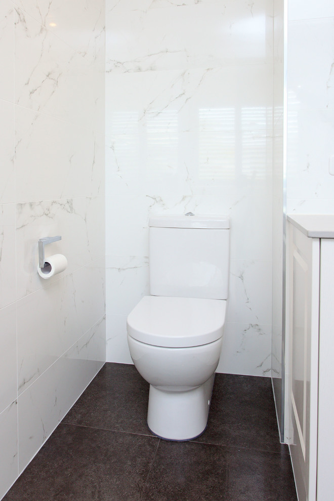 Minimalist bathroom photo in Brisbane