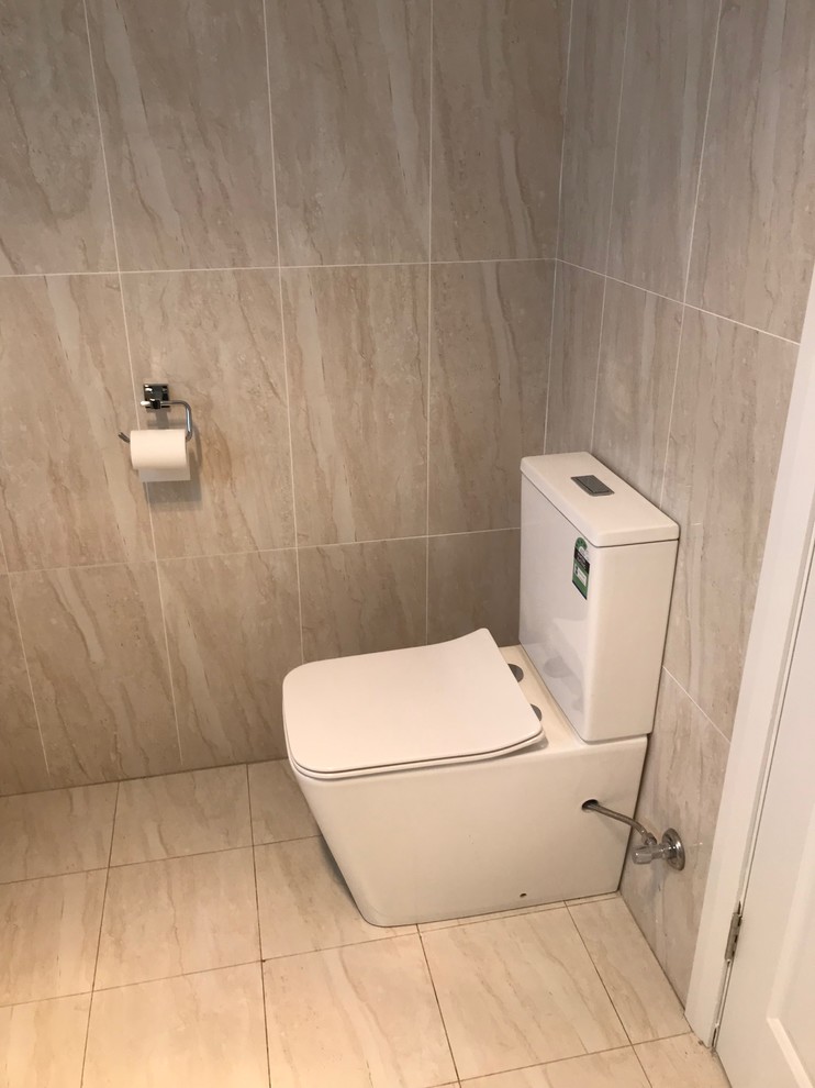 Bathroom - contemporary bathroom idea in Sydney